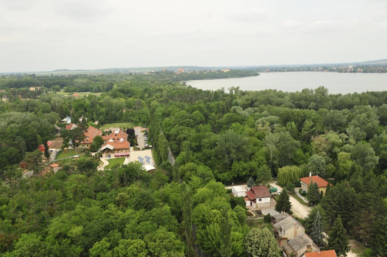 Hotel Gottwald Tata Kültér fotó